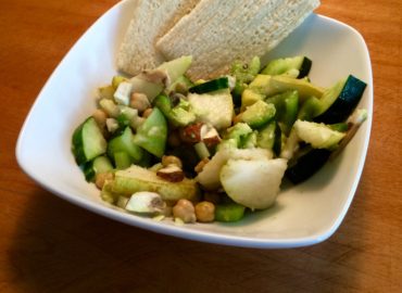 Raw Vegan Pear & Chickpea Salad